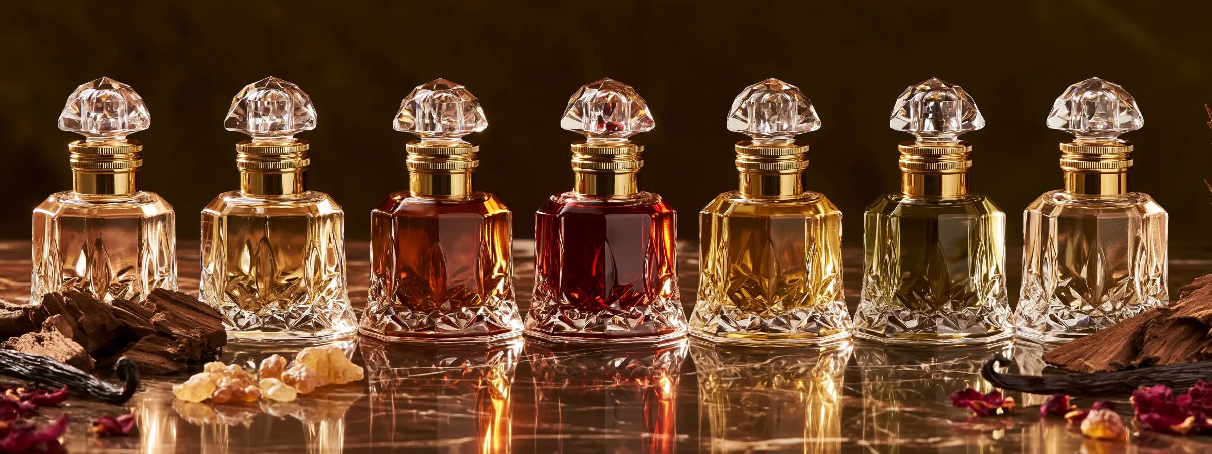 Sultan Essancy Parfümöle und Attar-Düfte in edlen Kristallflakons mit verschiedenfarbigen Duftölen, orientalischen Harzen, Oud-Holz und Rosenblüten – Oriental-Style.